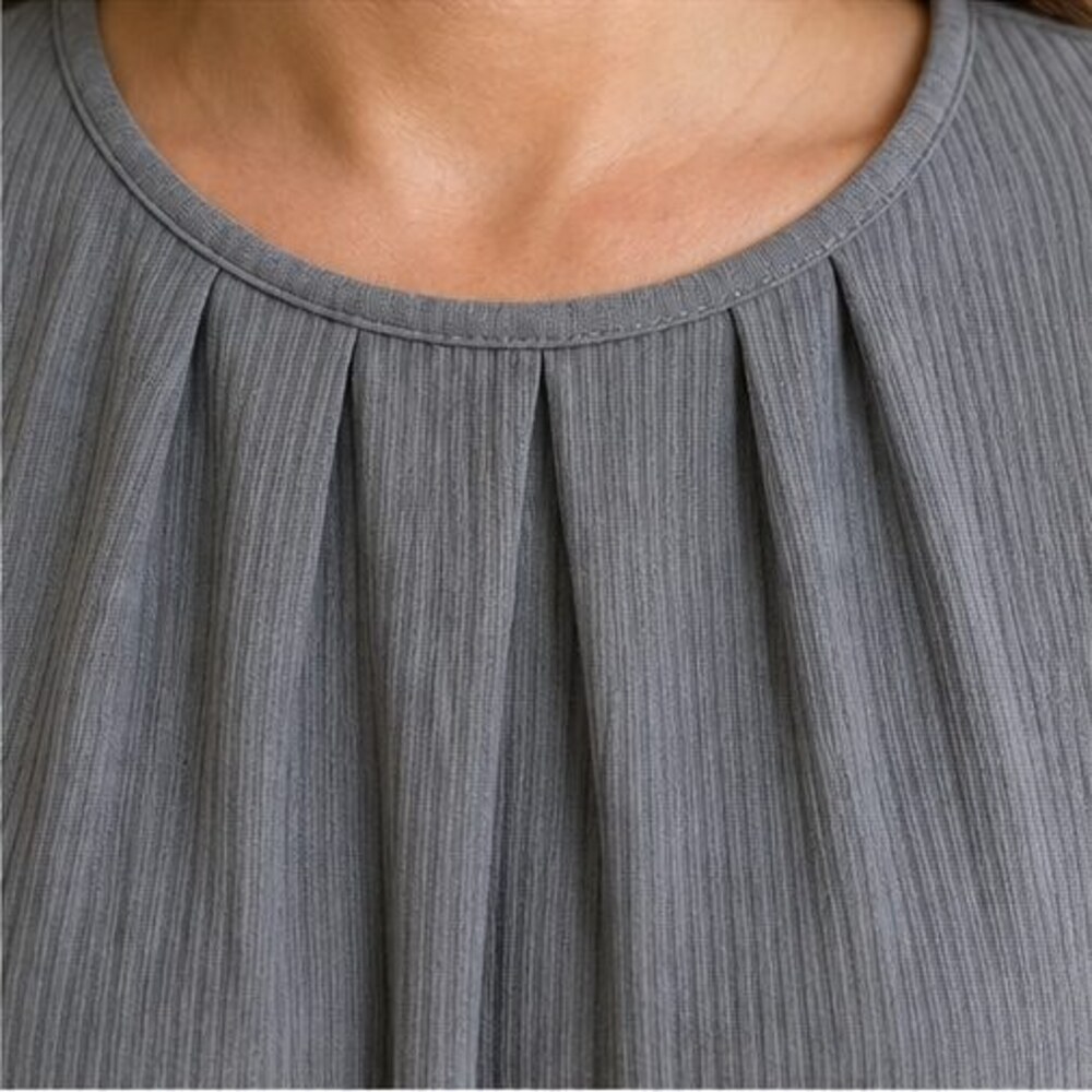 Gray Wrap Blouse - Picture 4 of 6